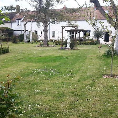 La Longere Des Glycines Bed & Breakfast Egligny Exterior photo