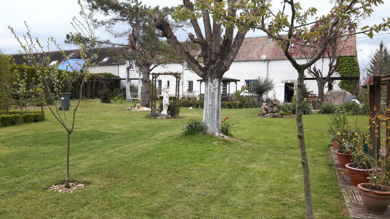 La Longere Des Glycines Bed & Breakfast Egligny Exterior photo