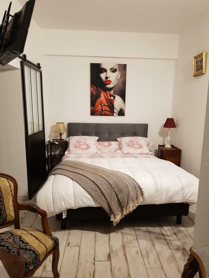 La Longere Des Glycines Bed & Breakfast Egligny Exterior photo
